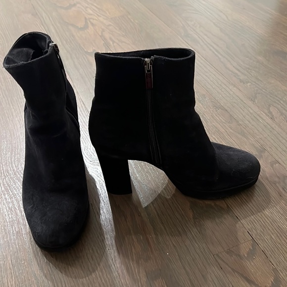 Perfect boot won’t get ruined in rain or snow! - Picture 1 of 2